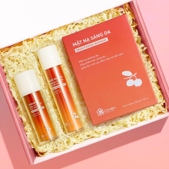 set-qua-tang-bo-doi-duong-sang-da-mo-tham-vitamin-c-giftset_sp2x
